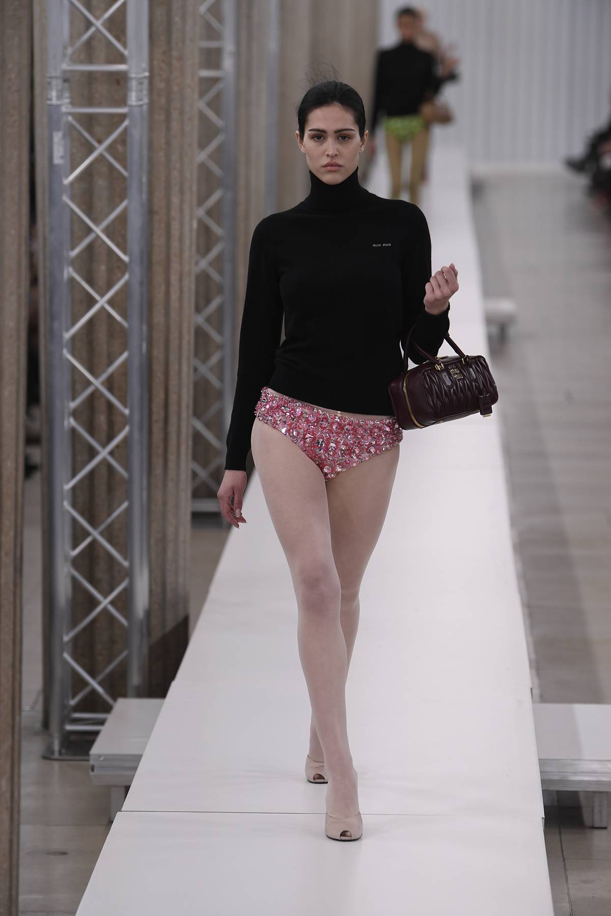 Desfile de FW23 da Miu Miu - Metrópoles