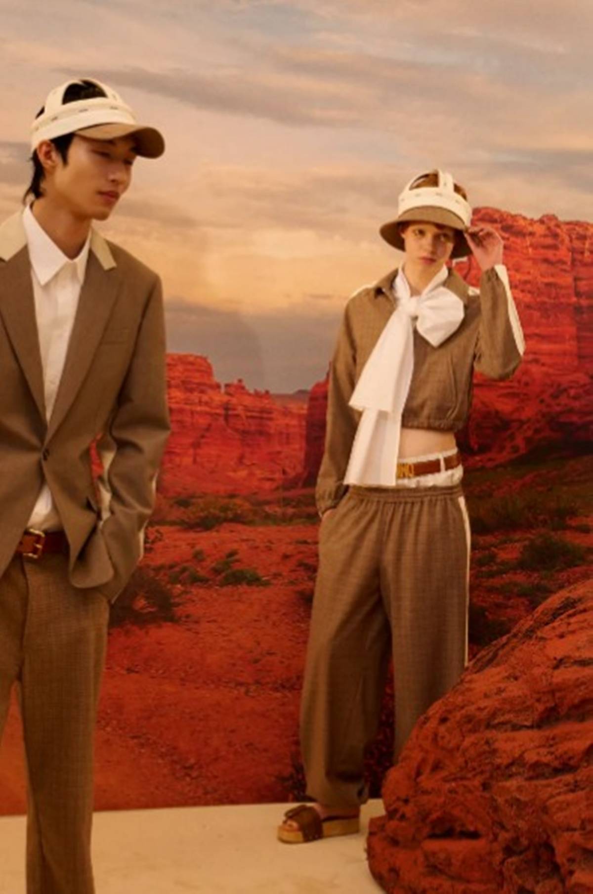 Look de SS26 masculino da Moschino - Metrópoles