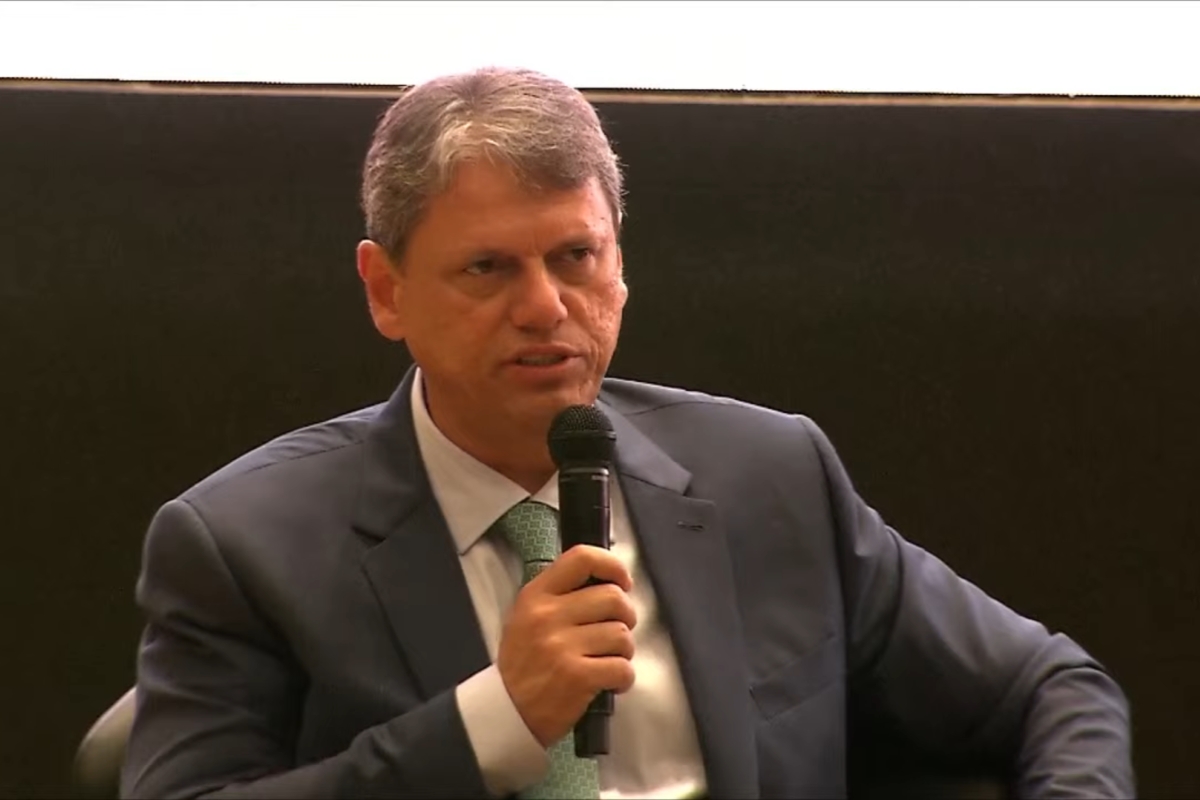 Servidor do Estado está envolvido em ataques a ônibus, diz Tarcísio