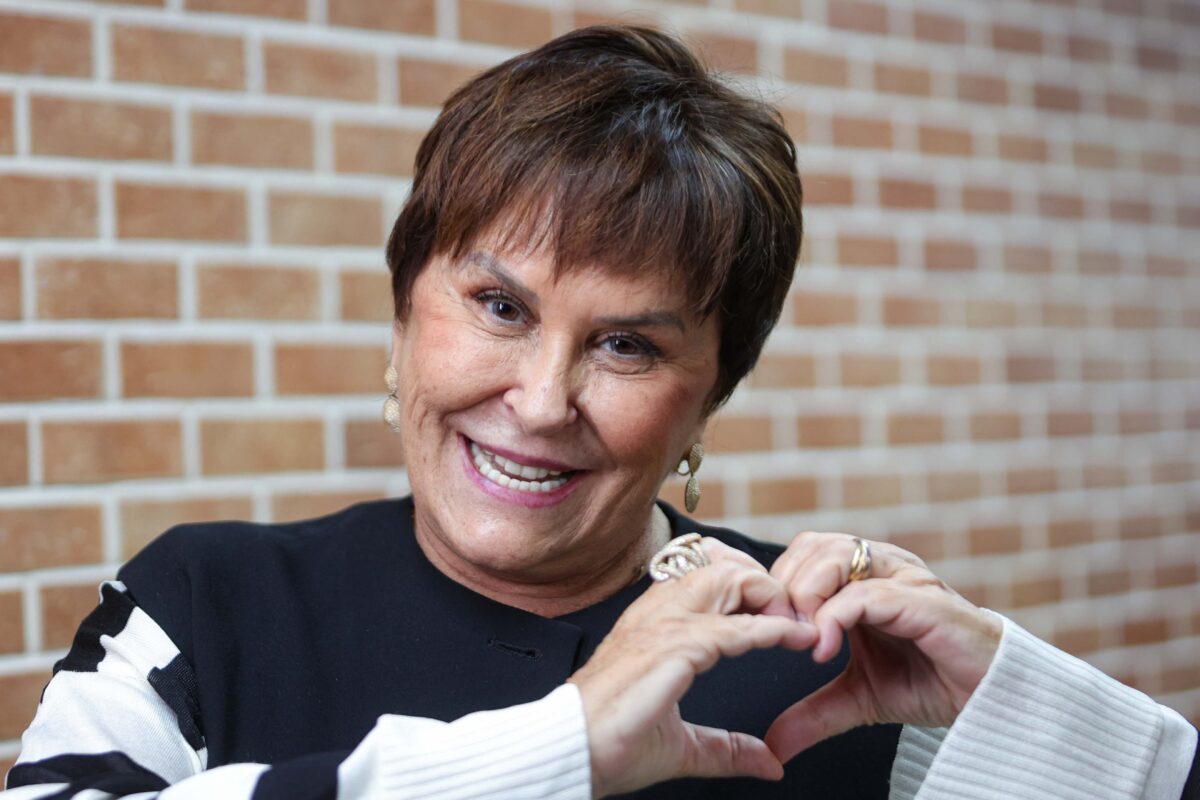 Márcia Sensitiva: Uma Noite de Autoconhecimento e Reflexão no Teatro Unip com a Palestra 'Acorda pra Vida!'