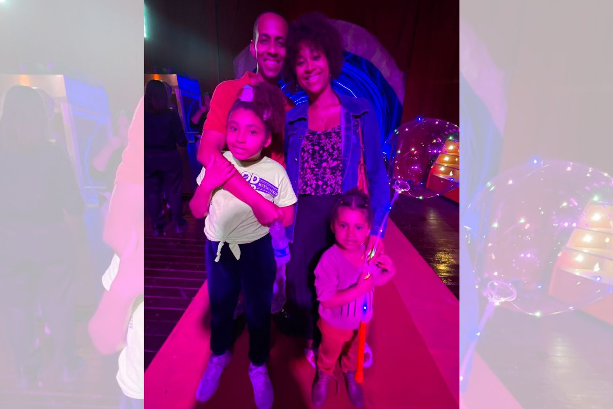 Gleyce Amorim da Silva Santos con su marido y sus hijas
