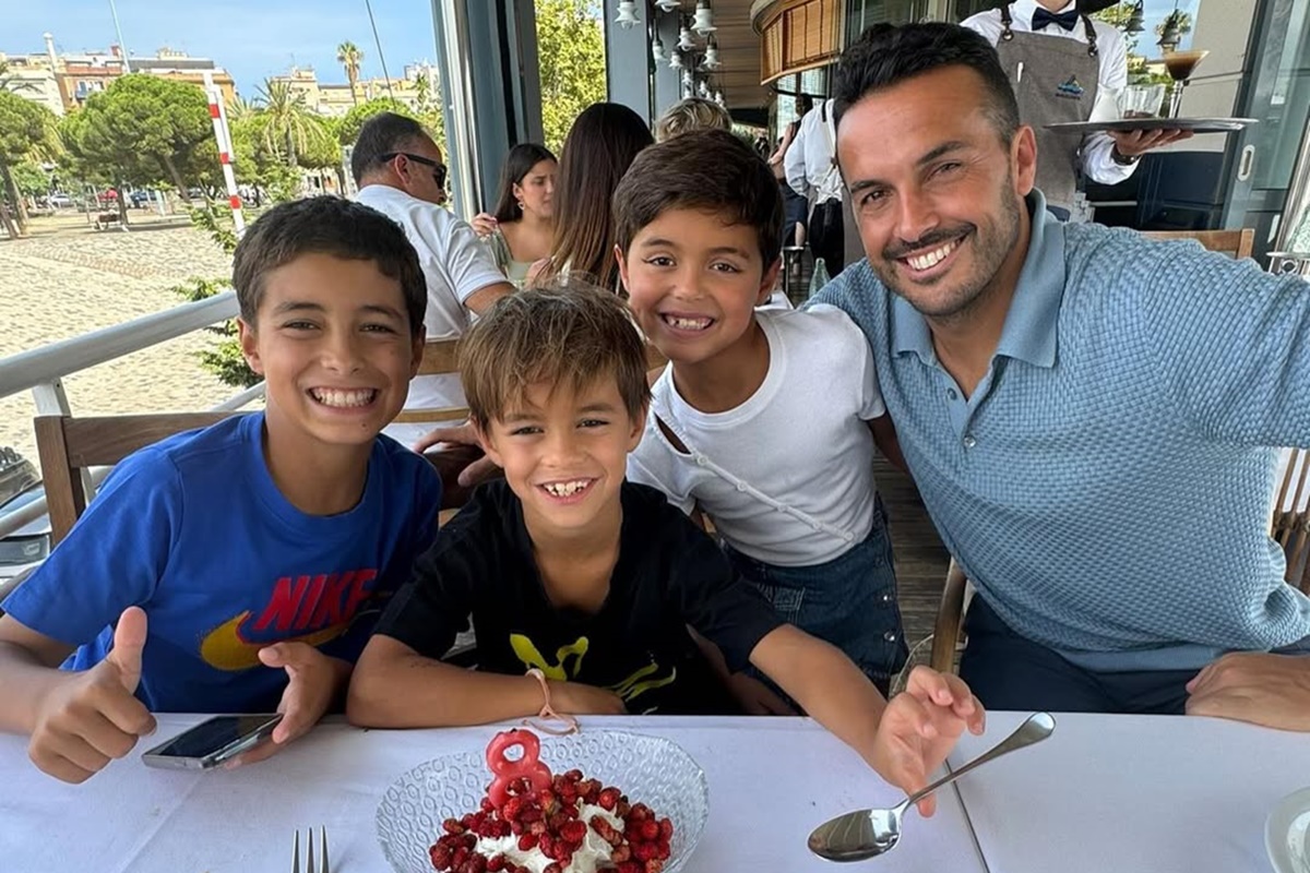 Quem é o jogador que teve o filho atacado após usar vestido em festa