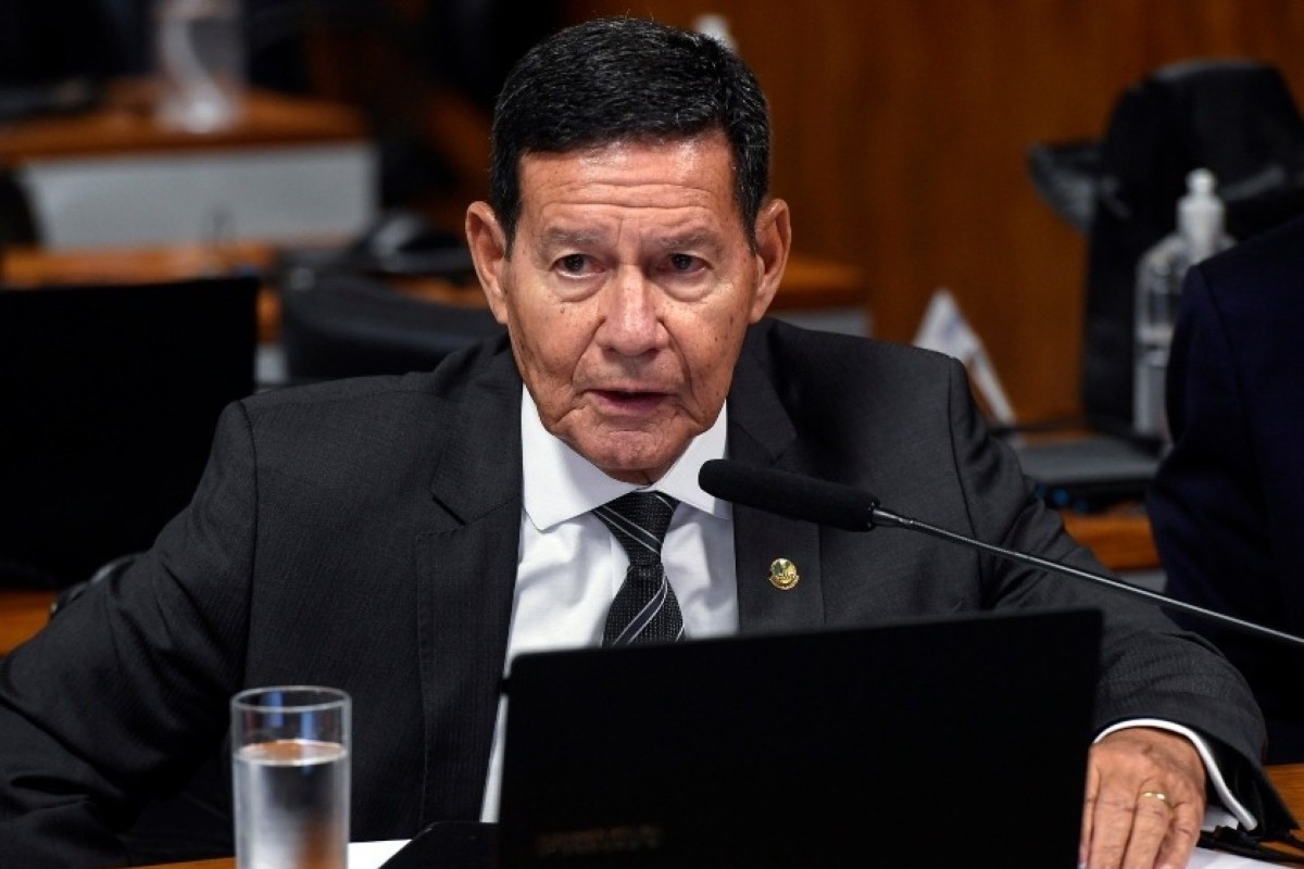 Mourão defende Bolsonaro após criticar Trump por “meter o bedelho”