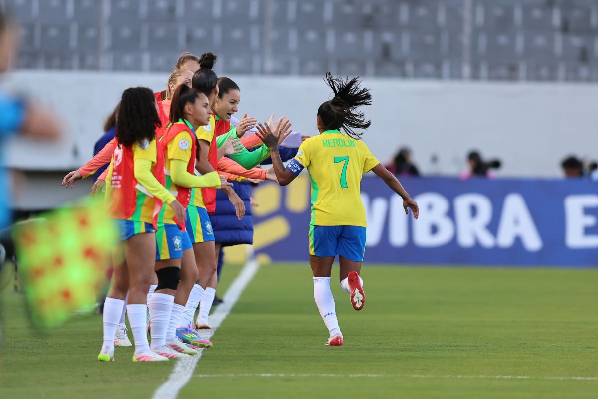 Copa América Feminina: Brasil faz 6 a 0 na Bolívia e assume liderança