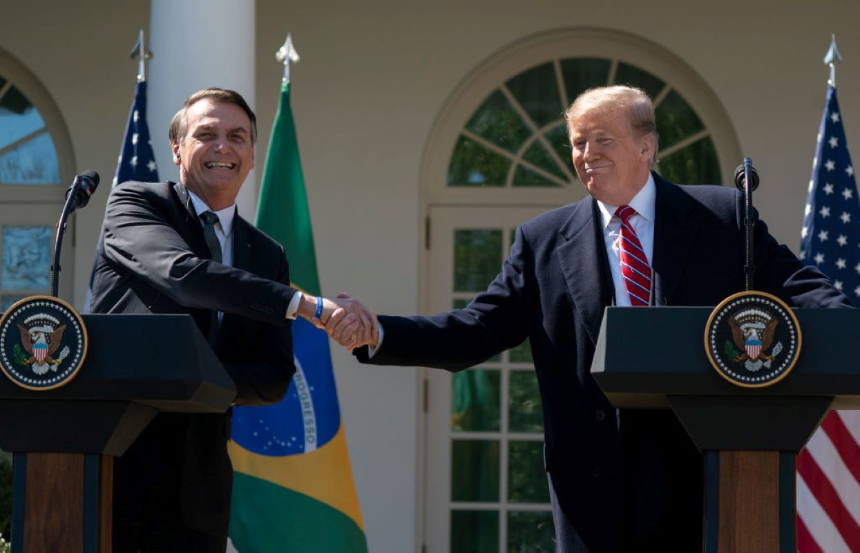 Bolsonaro responde carta enviada a ele por Donald Trump. Vídeo