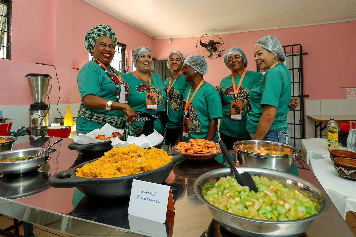 Oficinas gratuitas de gastronomia promovem autonomia de mulheres do DF