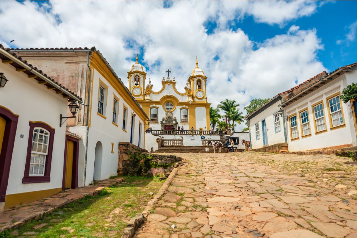 Cidade mineira transporta turistas para o Brasil de 300 anos atrás