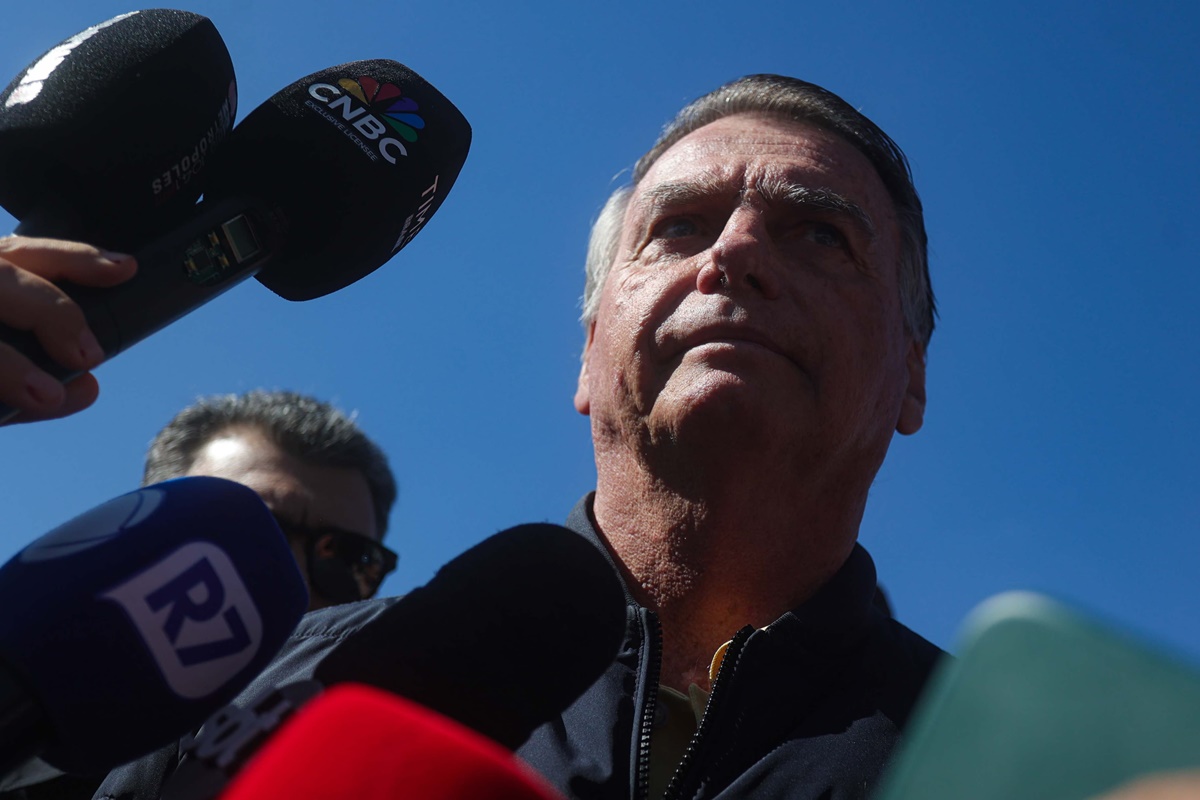 Veja imagem de dinheiro vivo apreendido na casa de Bolsonaro