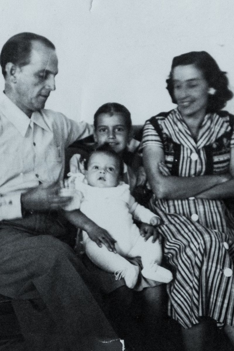 Neusa e Henrique Baeta com os filhos