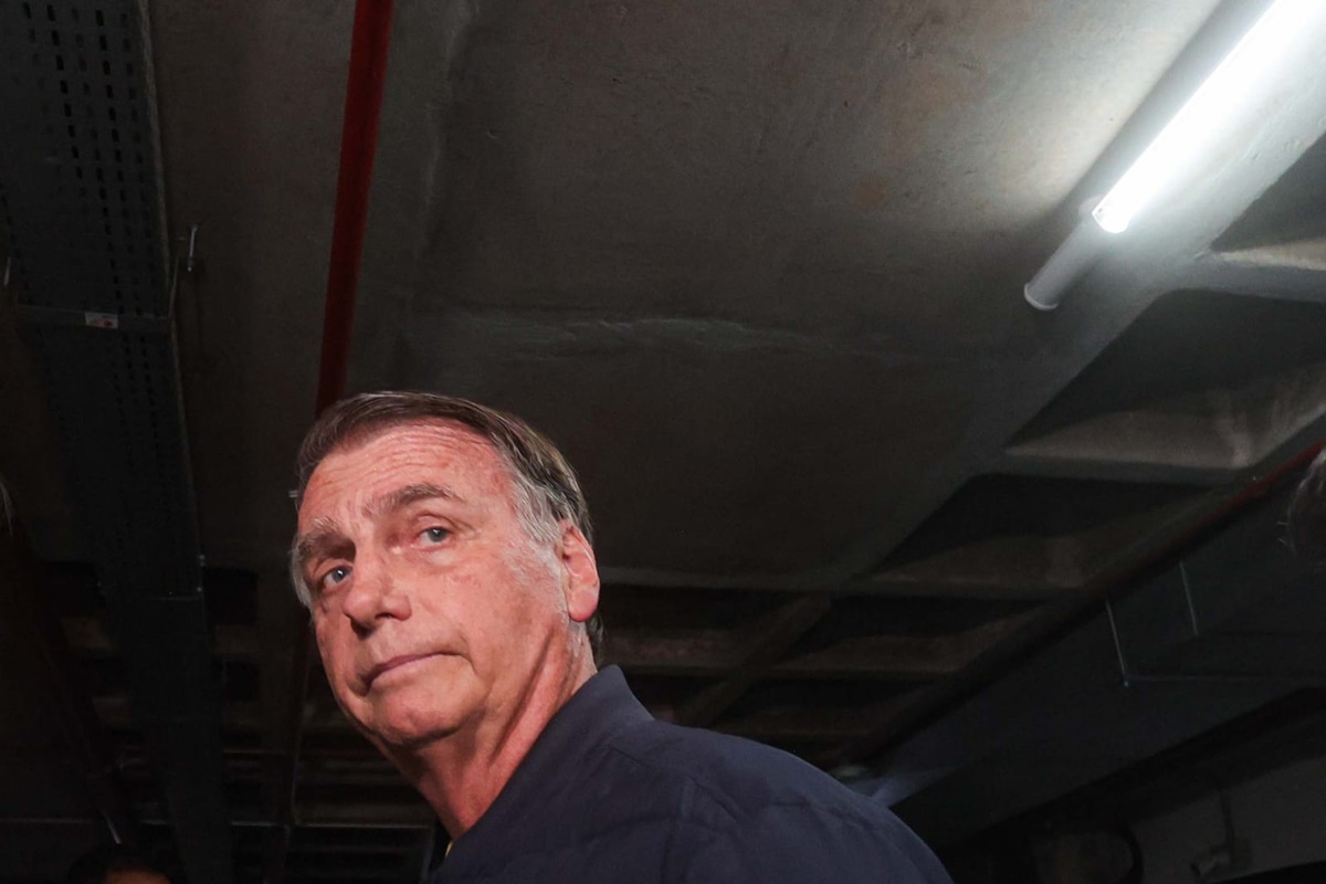 Manifestantes brigam na sede do PL após saída de Bolsonaro. Vídeo