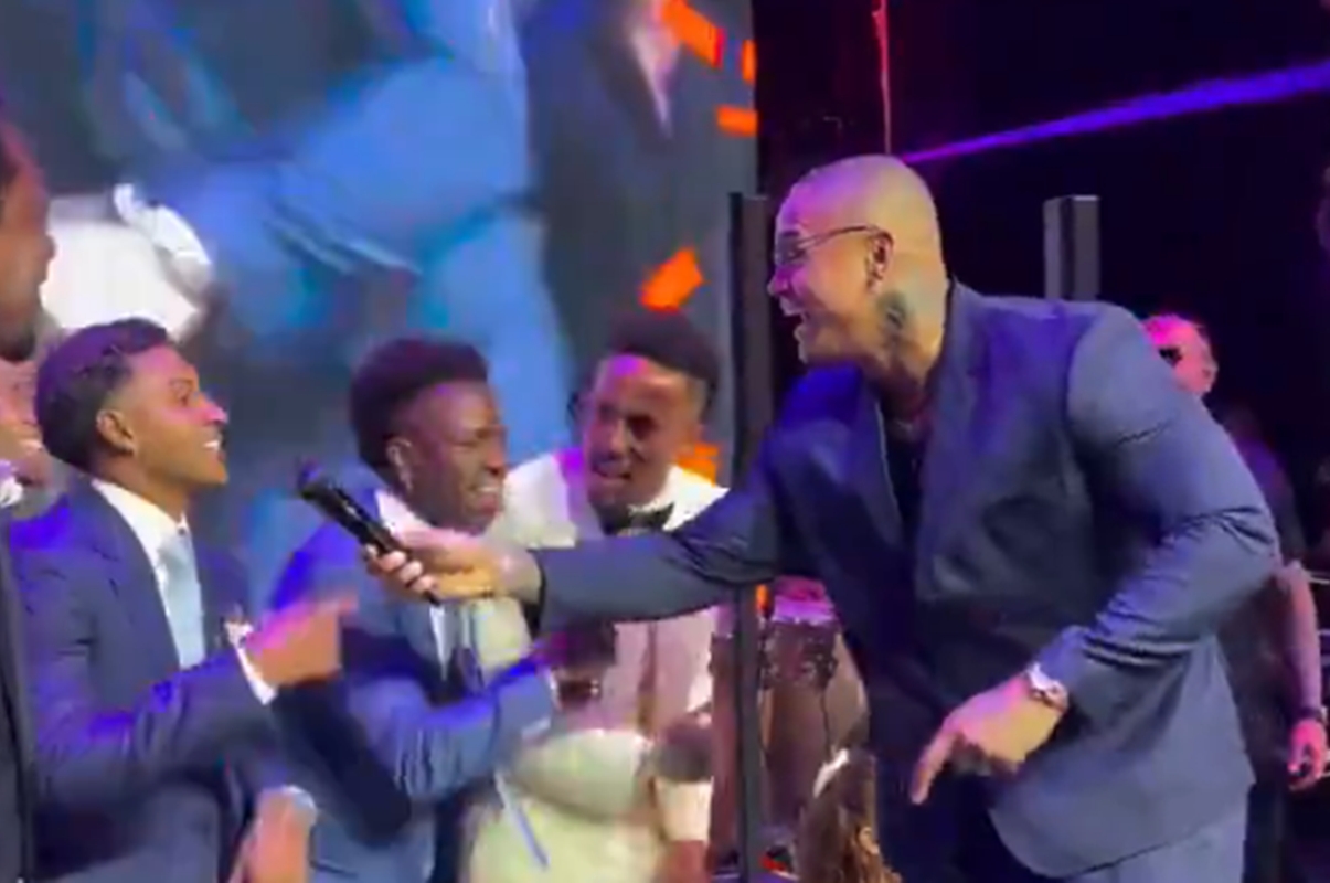 Em casamento de Militão, Vini Jr. e Rodrygo curtem show de Leo Santana