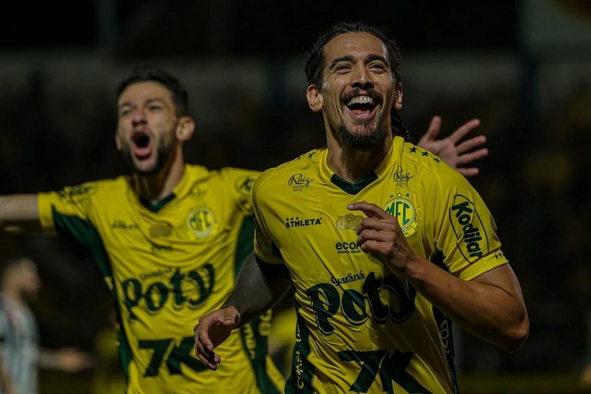 Com golaço no final, Mirassol vence Santos e se aproxima do G6