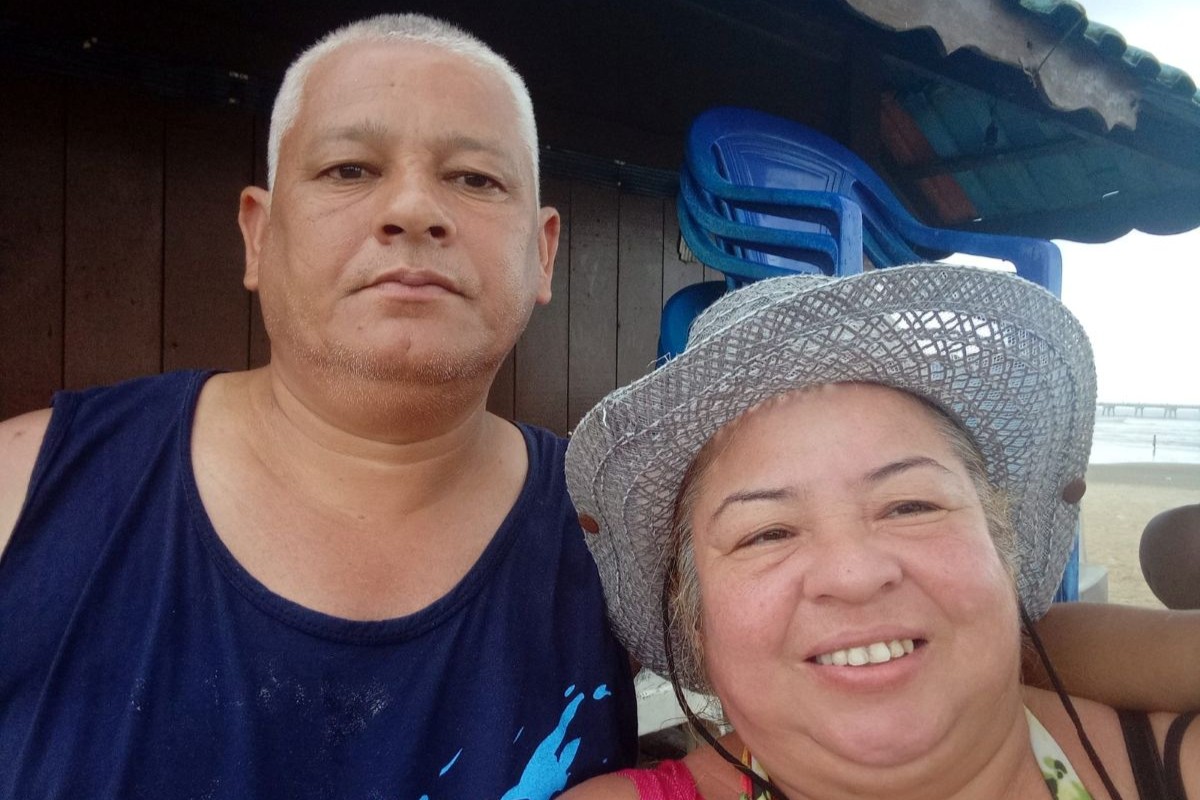 Mulher é morta com facada no peito por ex-marido em bar na zona leste