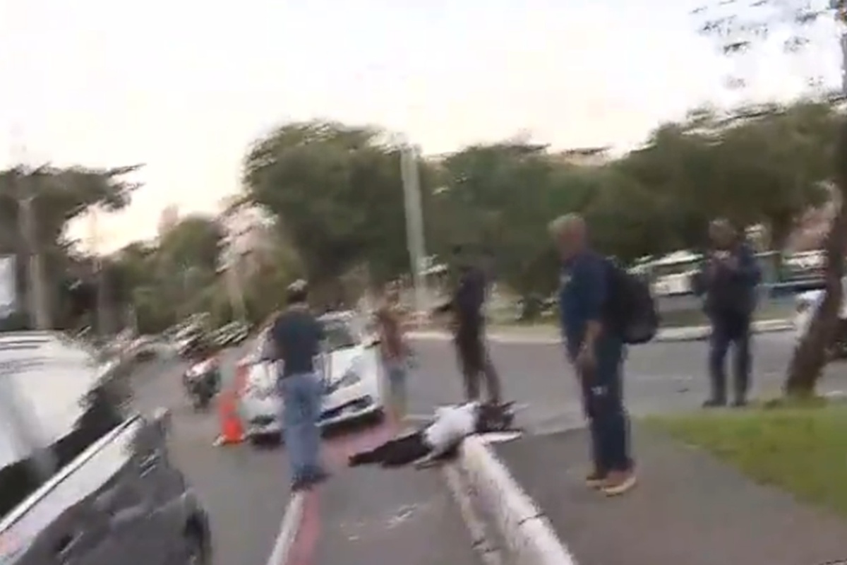 <b>Jornalistas da Record Sofrem Agressão ao Vivo Durante Cobertura de Acidente na Bahia: Veja o Momento!</b>