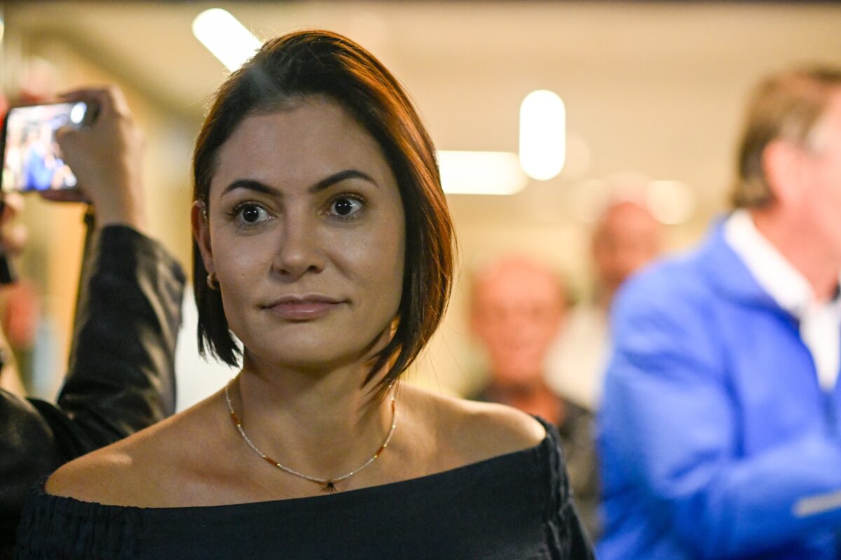 Michelle diz que atitude de Zucco (PL) prejudica Bolsonaro na prisão