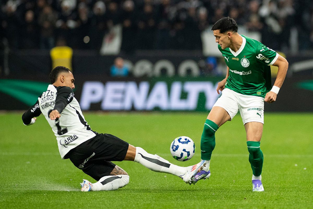NOITE MÁGICA NA ARENA! Corinthians derruba o Palmeiras no Dérbi e sai na frente na Copa do Brasil