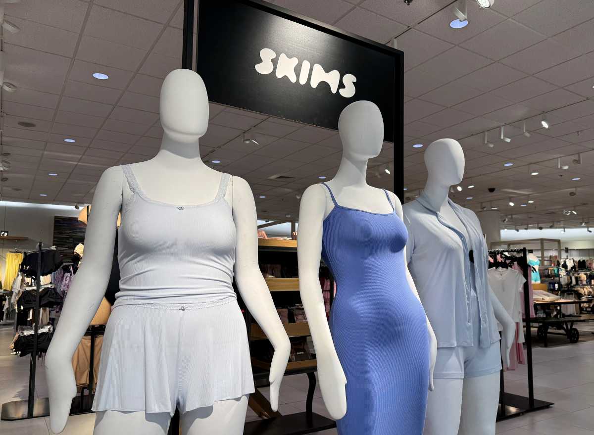 Manequins com peças da Skims, marca de Kim Kardashian - Metrópoles