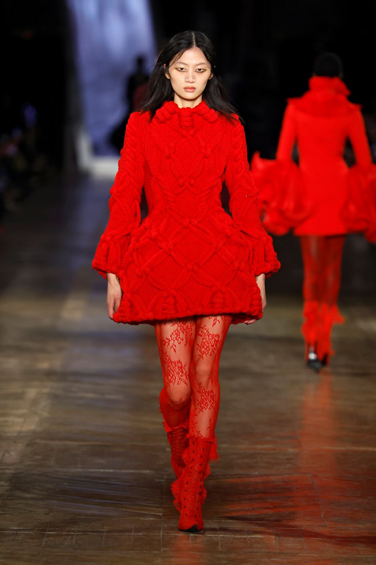 Foto com cor. Coleção de outono/inverno 2025/2026 da marca Alexander McQueen - Metrópoles