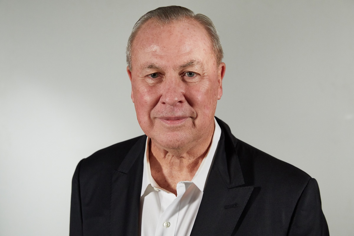 Morre Bob Wilson, diretor de teatro e ópera, aos 83 anos