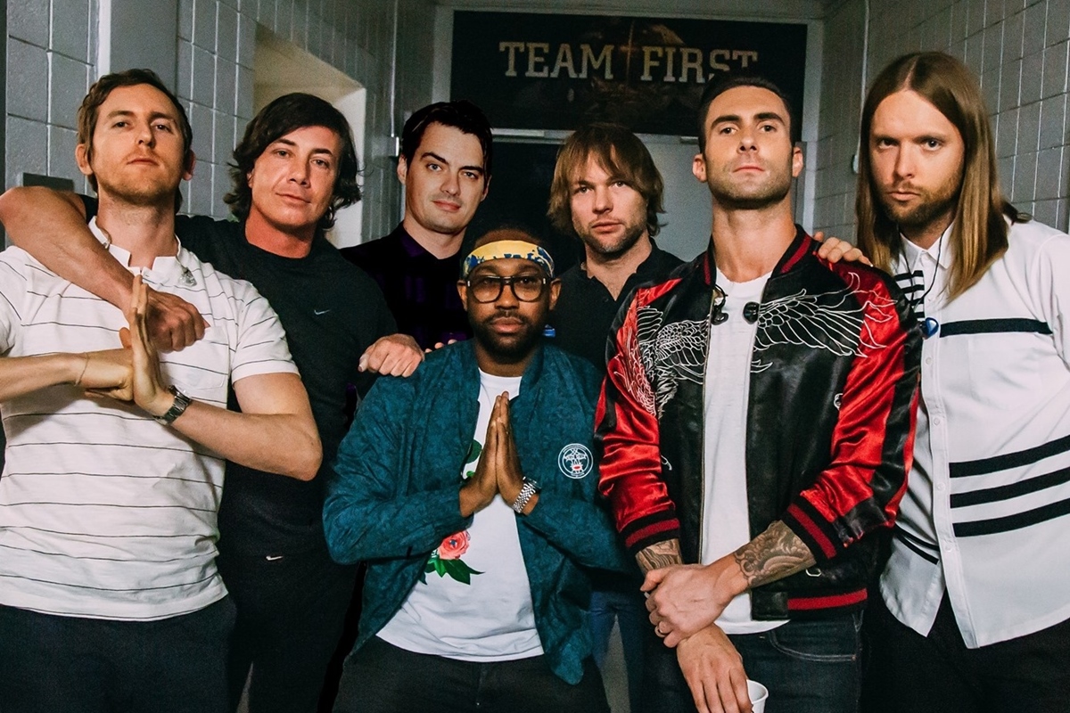 Ex-Bassist do Maroon 5, Mickey Madden, Enfrenta Acusações de Agressão Doméstica Após Revelação de Segredo