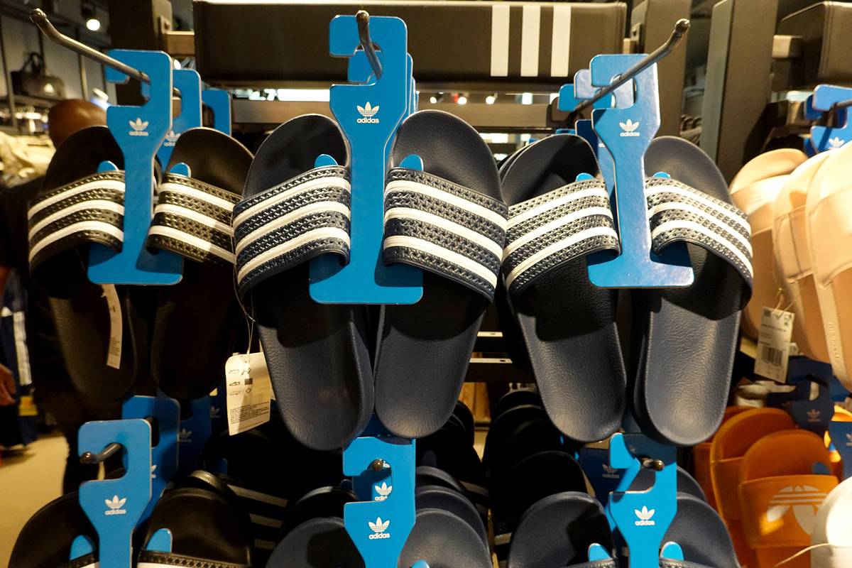 Chinelos da Adidas - Metrópoles