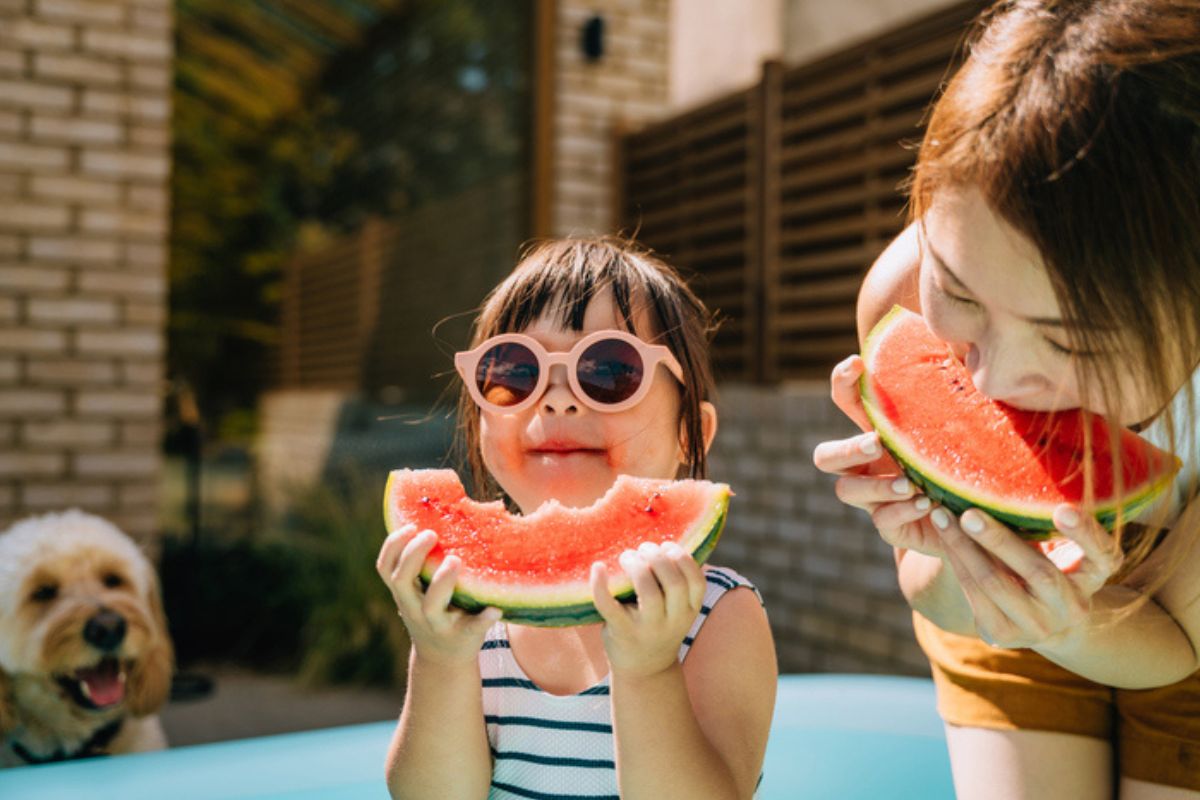 Clima seco chegando: como manter o corpo hidratado com a alimentação