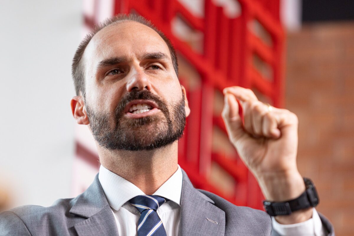 Em mensagem a Bolsonaro, Eduardo fez críticas a Nikolas: “Zero”