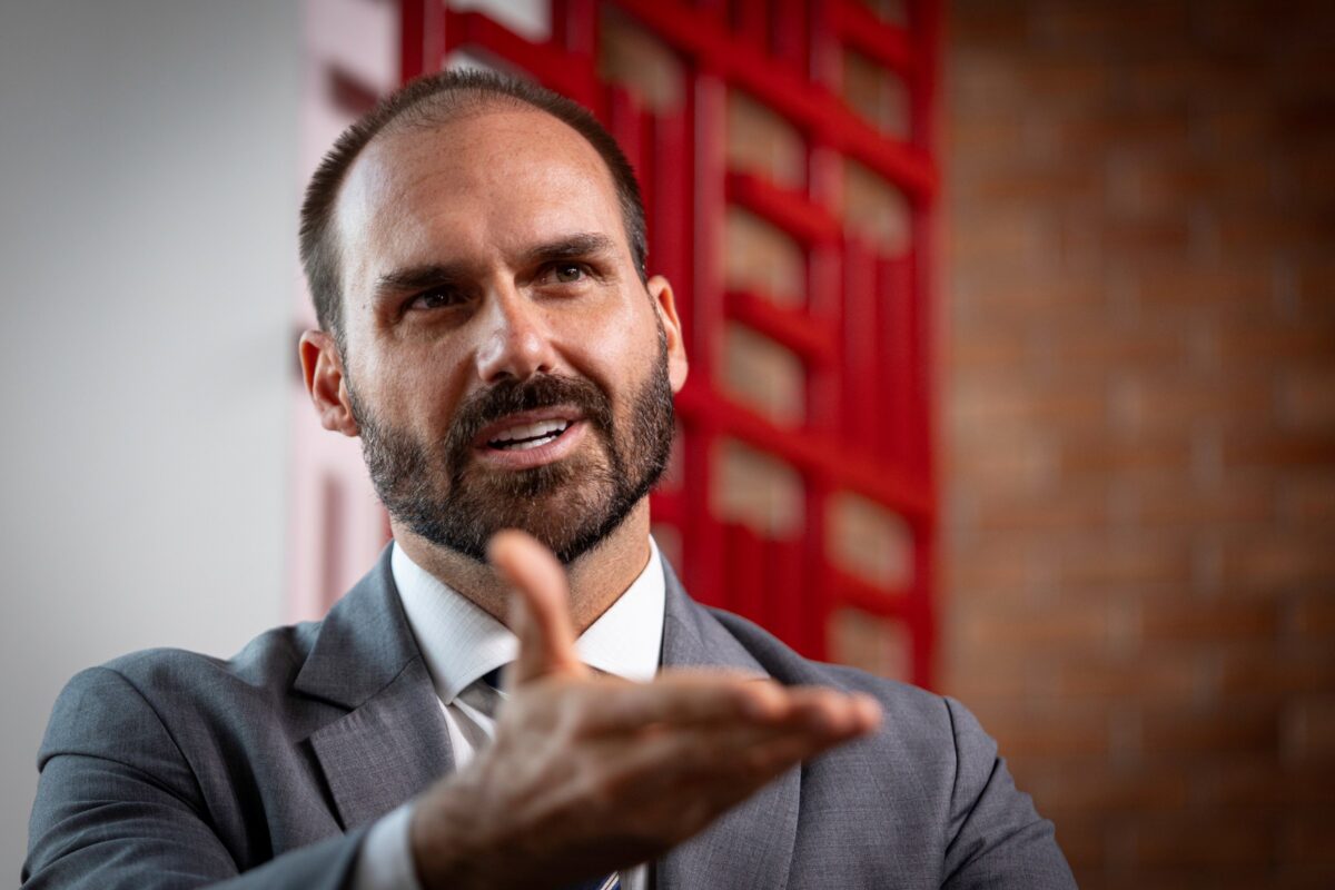 TCU pede que Câmara investigue gastos de Eduardo Bolsonaro nos EUA