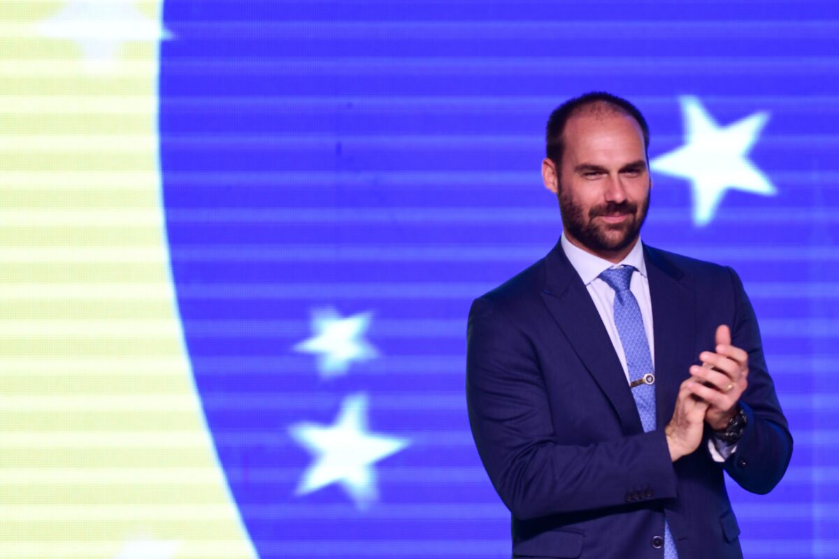 STF tenta contato, mas não consegue intimar Eduardo em dois endereços