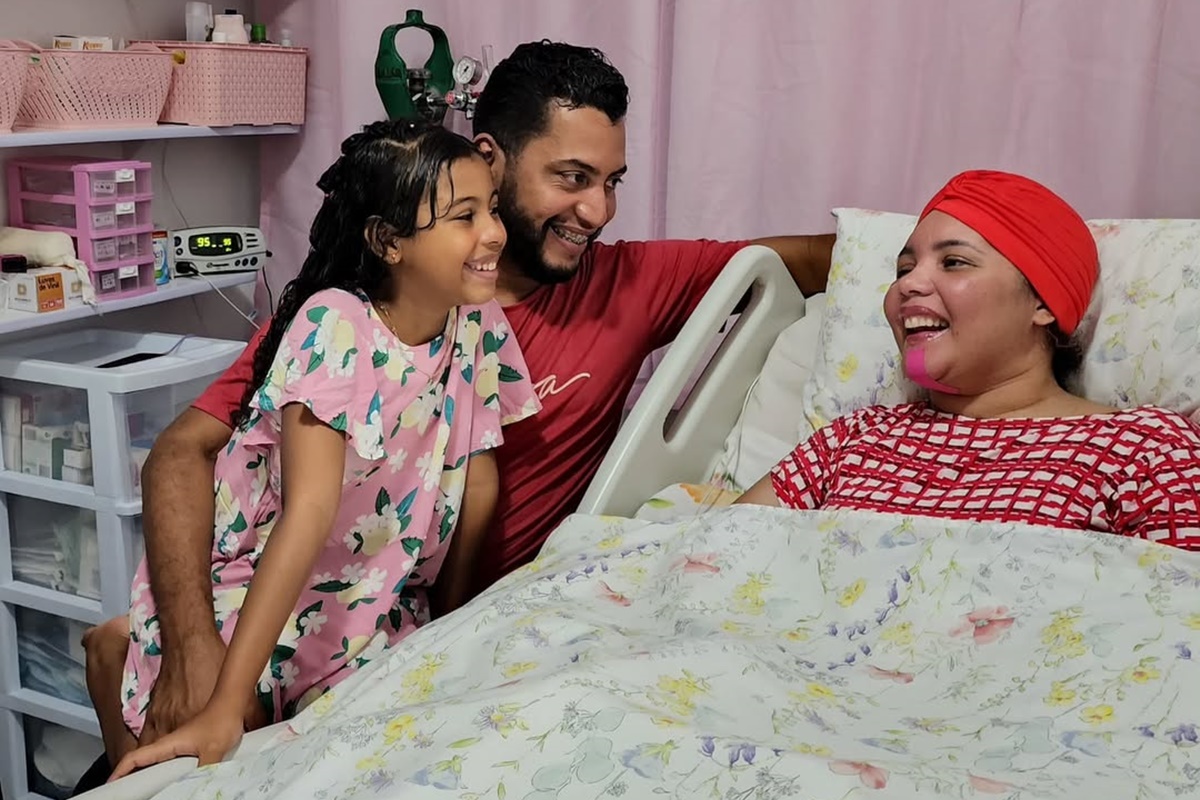 Cantora gospel em coma: entenda disputa judicial entre a família