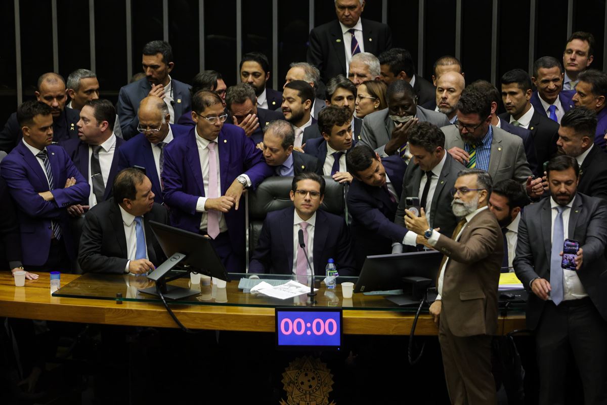 Motim: Câmara decide nesta 3ª se amplia prazo de análise das punições