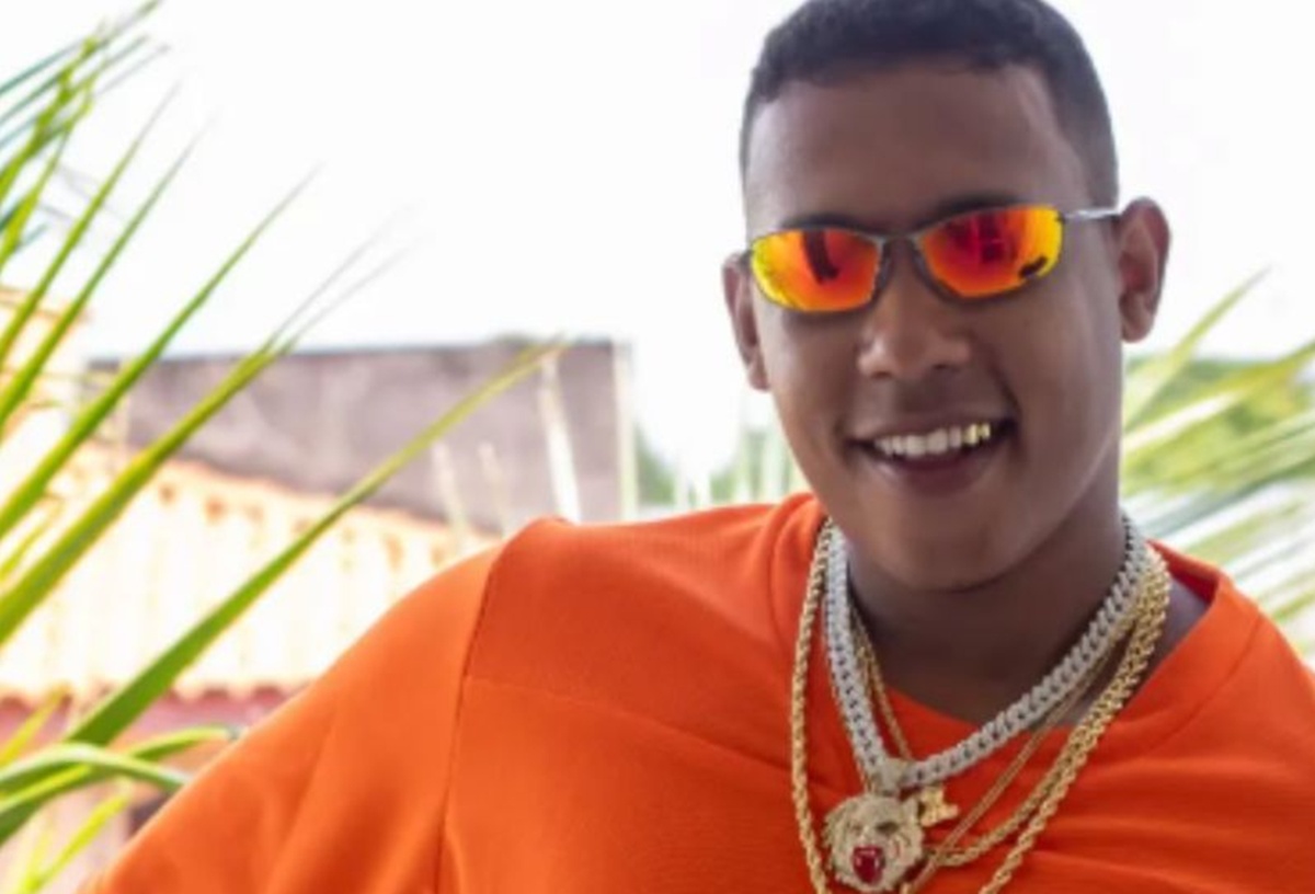 MC 7Kssio apresenta melhora após grave acidente de moto em Salvador
