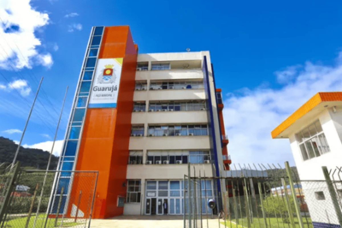 Guarujá abre novos concursos públicos com salários de até R$ 6.906,60