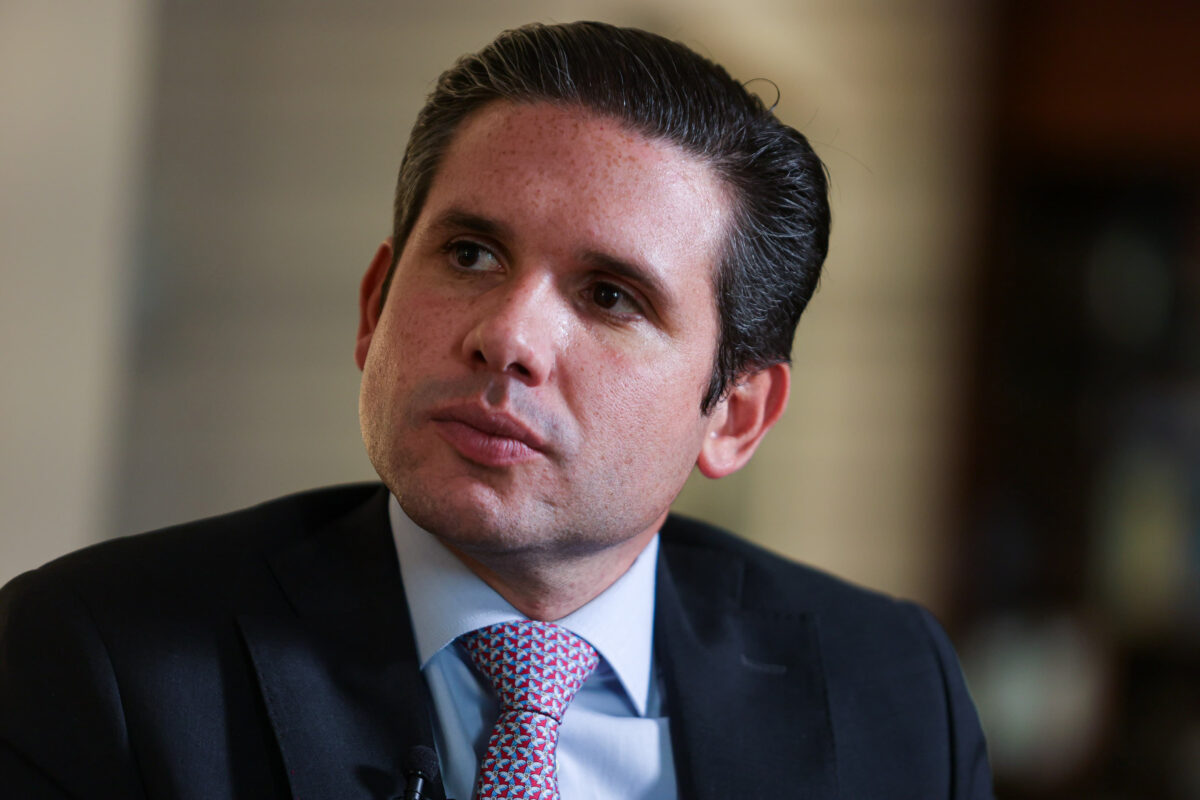 Rachadinha: chefe de gabinete de Hugo Motta tem “poder ilimitado” para sacar salários de funcionários