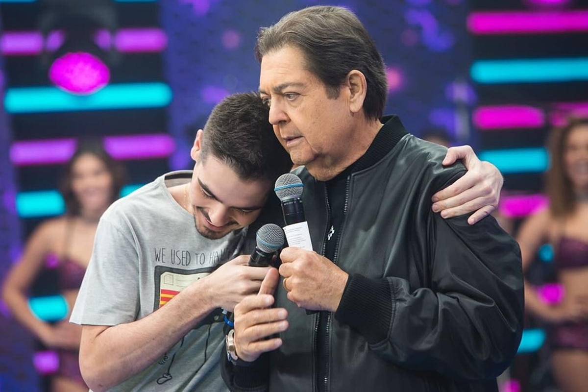 João Silva emociona com declaração ao pai, Faustão; veja vídeo