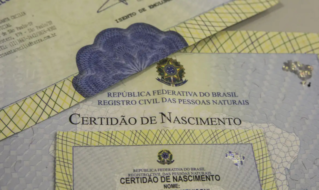 Abandono: por dia, 4 bebês no DF não são registrados com nome do pai