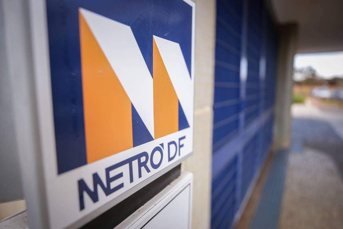 Após pane no sistema de energia, trens do Metrô-DF voltam a funcionar