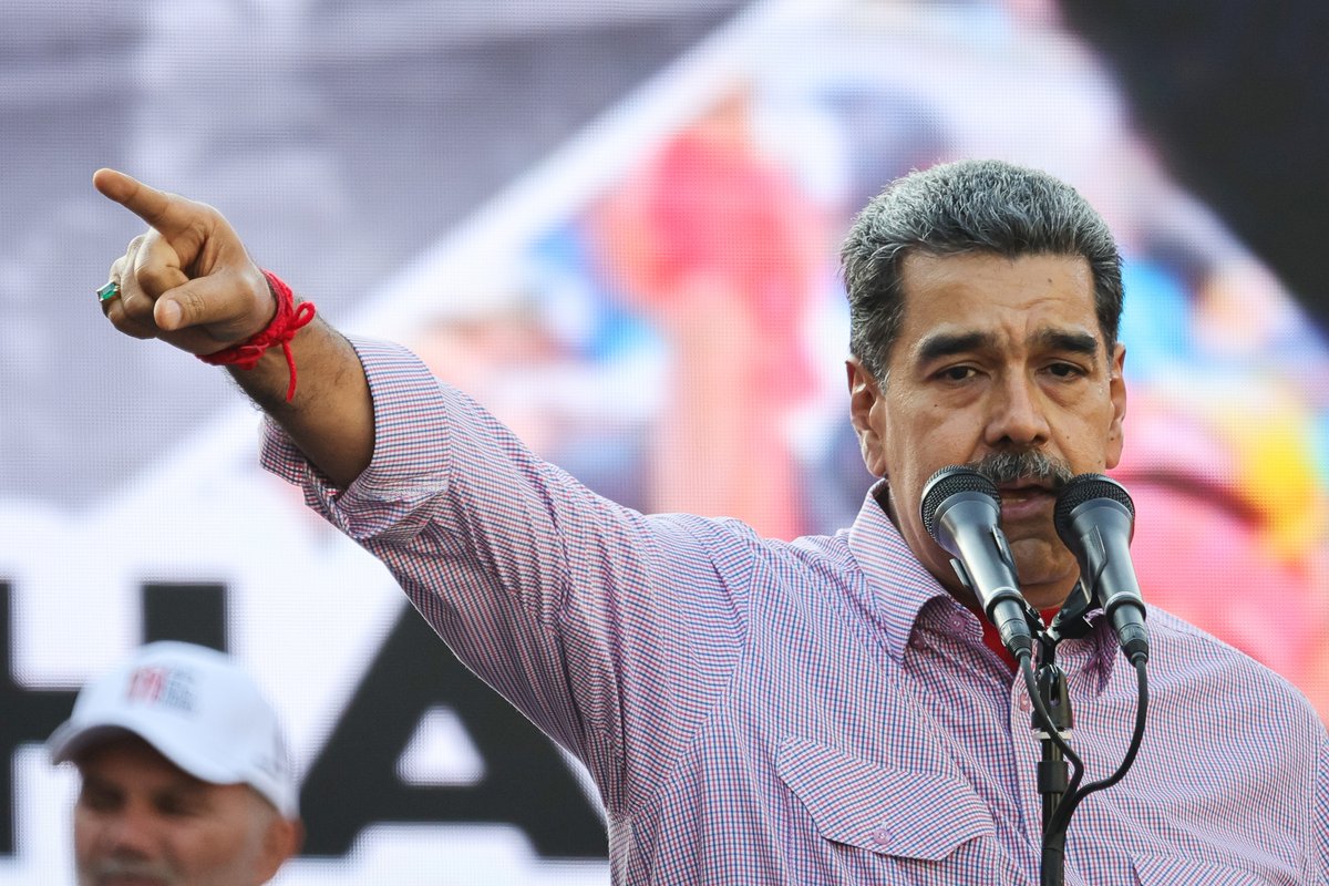Maduro pede fim das tensões após Trump enviar caças ao Caribe