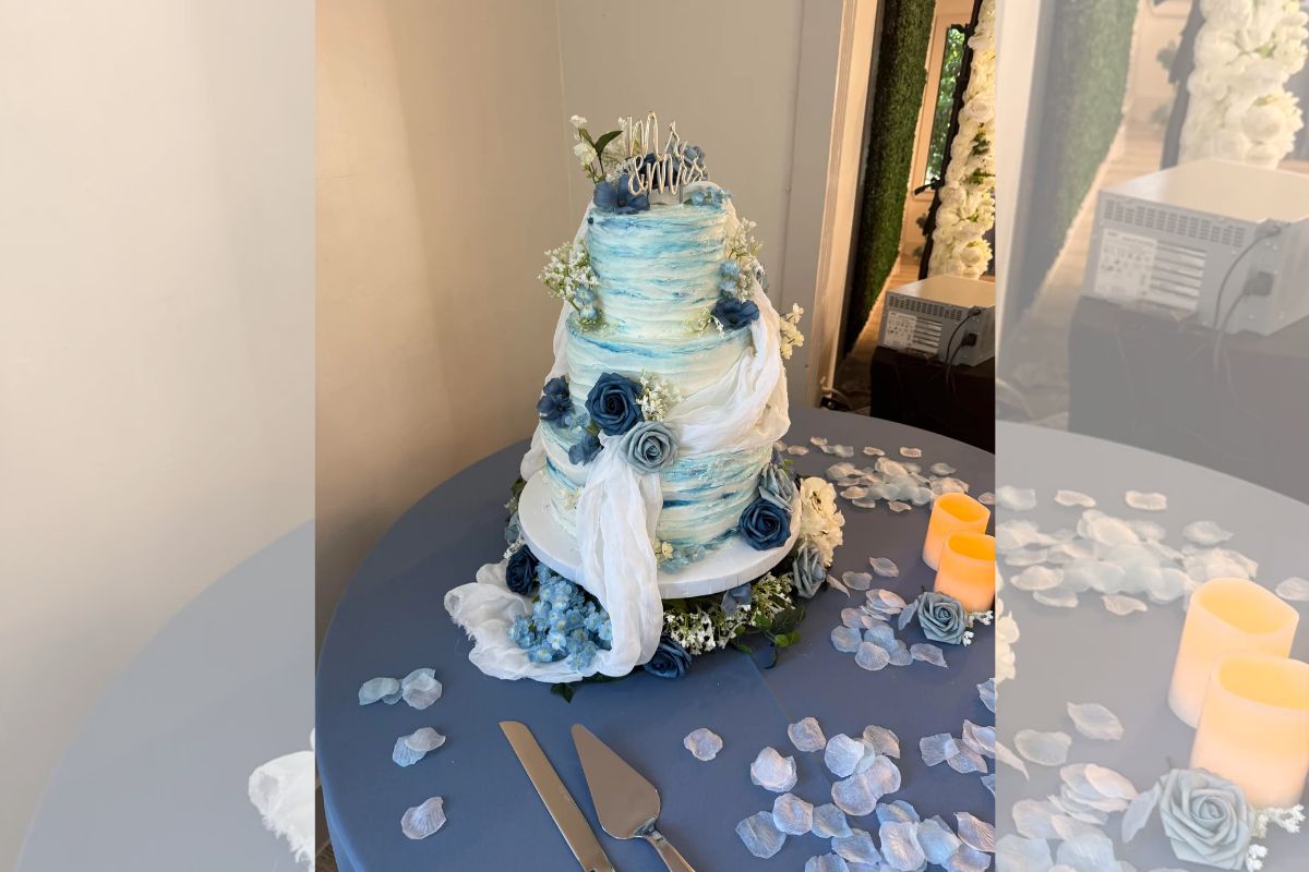 foto colorida de bolo de casamento 