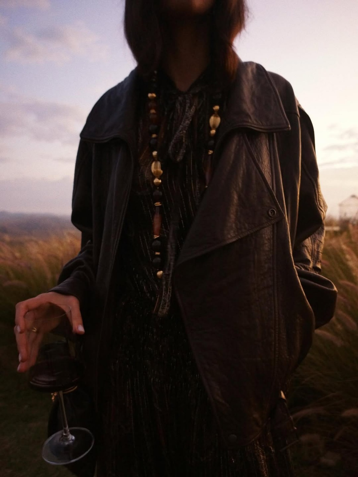 Look boho chic Saint Laurent de Bruna Marquezine na renovação de votos de Giovanna Ewbank e Bruno Gagliasso - Metrópoles