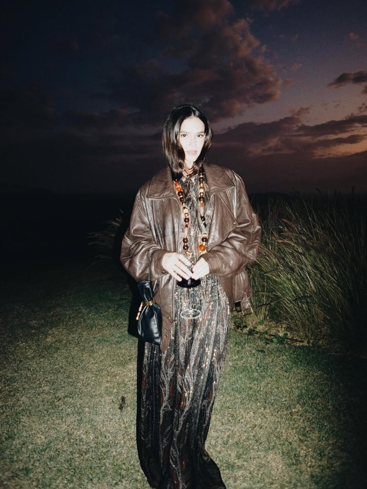 Look boho chic Saint Laurent de Bruna Marquezine na renovação de votos de Giovanna Ewbank e Bruno Gagliasso - Metrópoles
