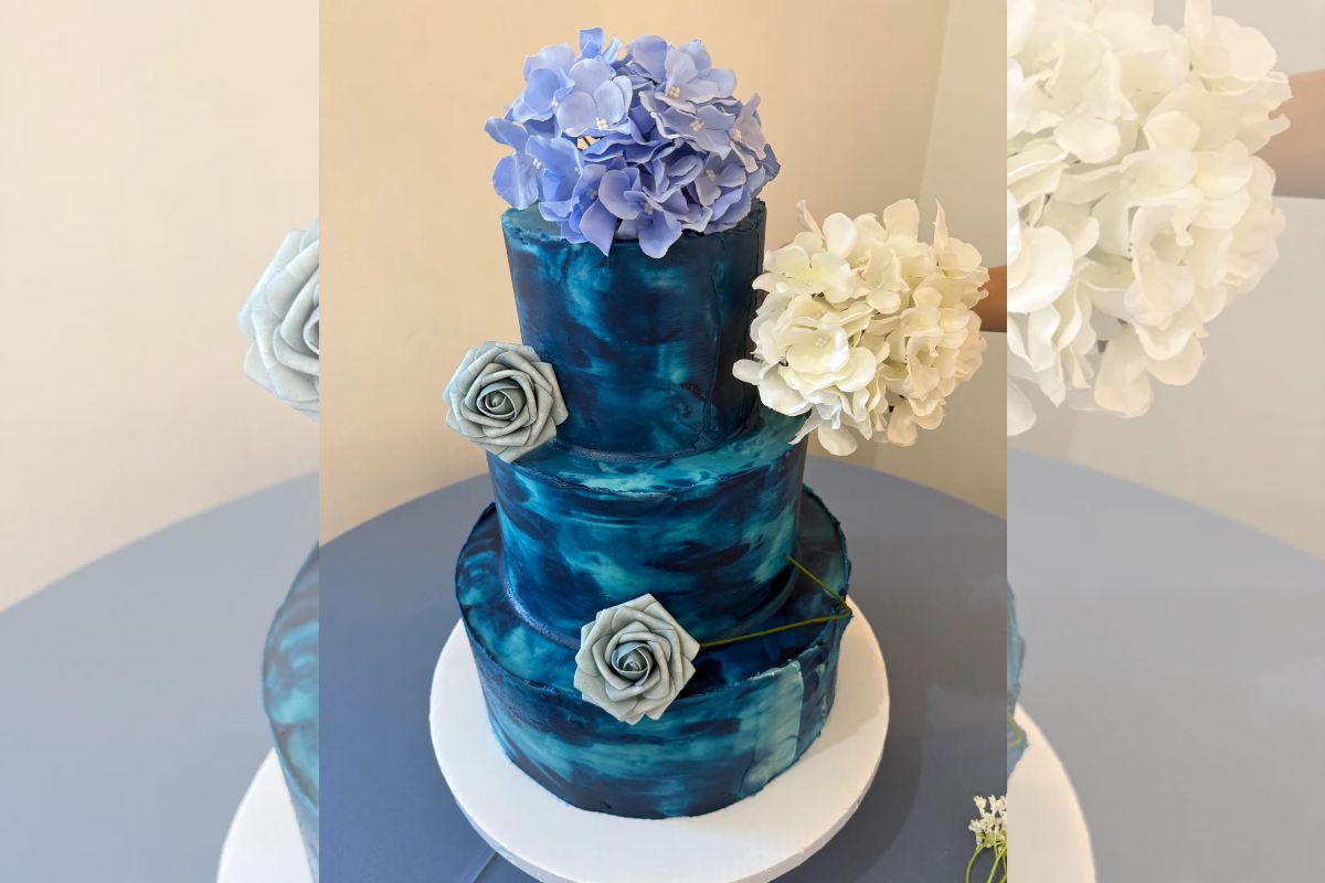 foto colorida de bolo de casamento 