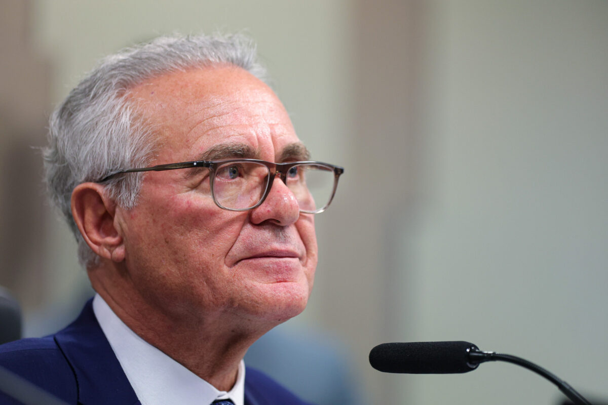 A proposta de Renan para o projeto do IR que deixa o governo em alerta
