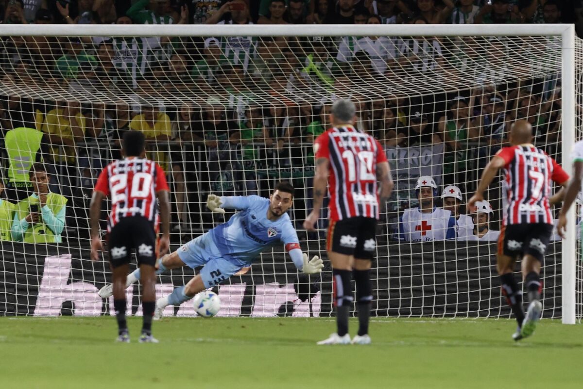 São Paulo faz jogo decisivo na Libertadores: saiba onde assistir