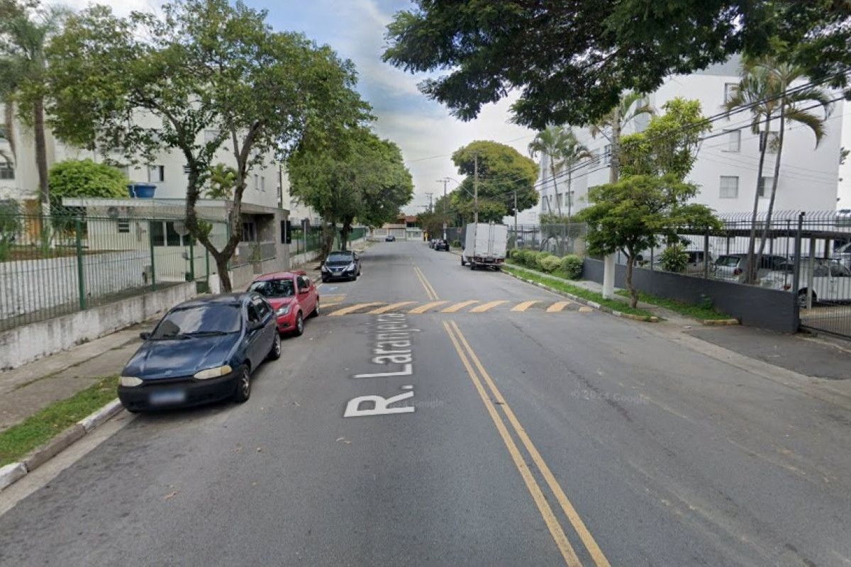 Homem é baleado no rosto por falso entregador durante assalto em SP