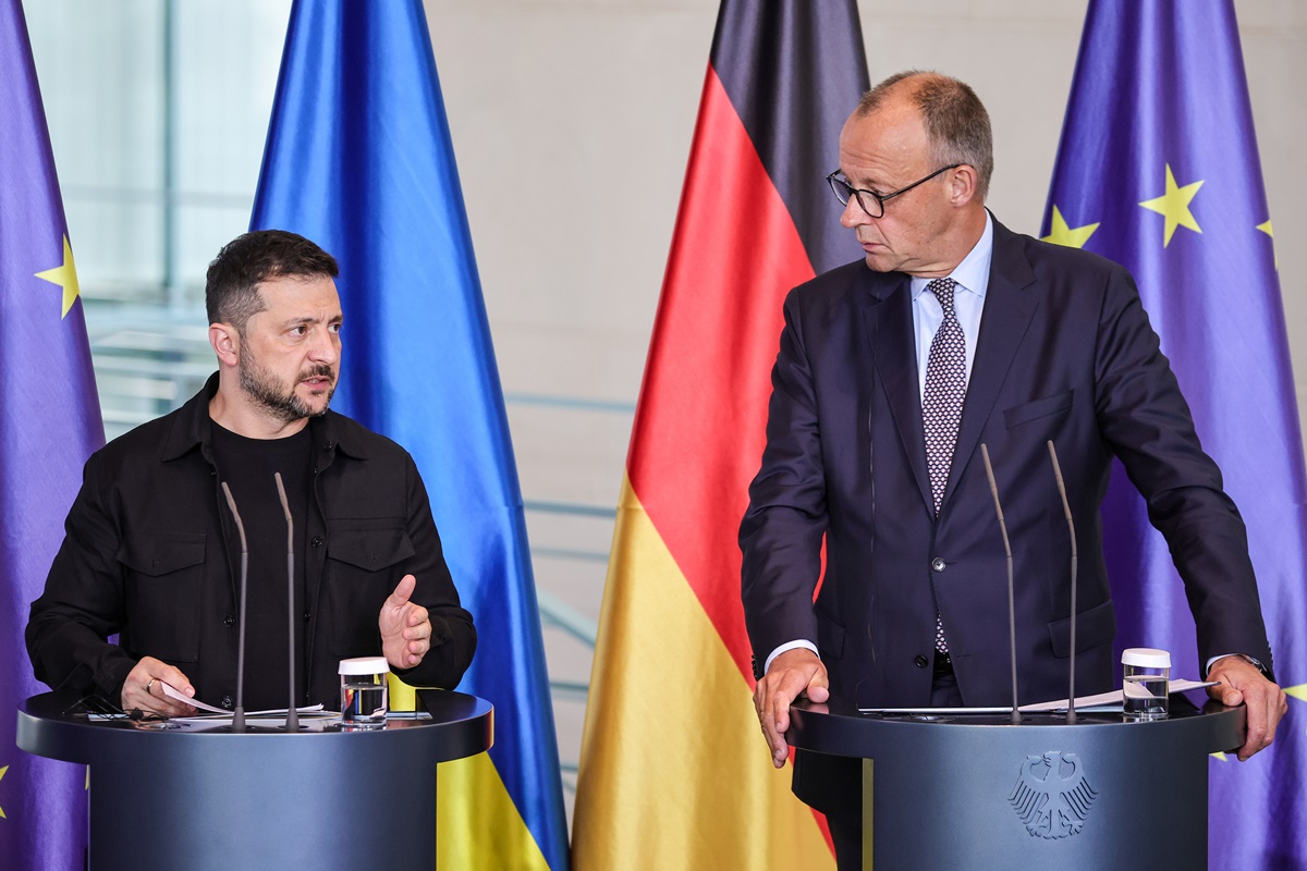 Zelensky diz ter apoio de Trump e acusa Putin de “blefar” sobre paz