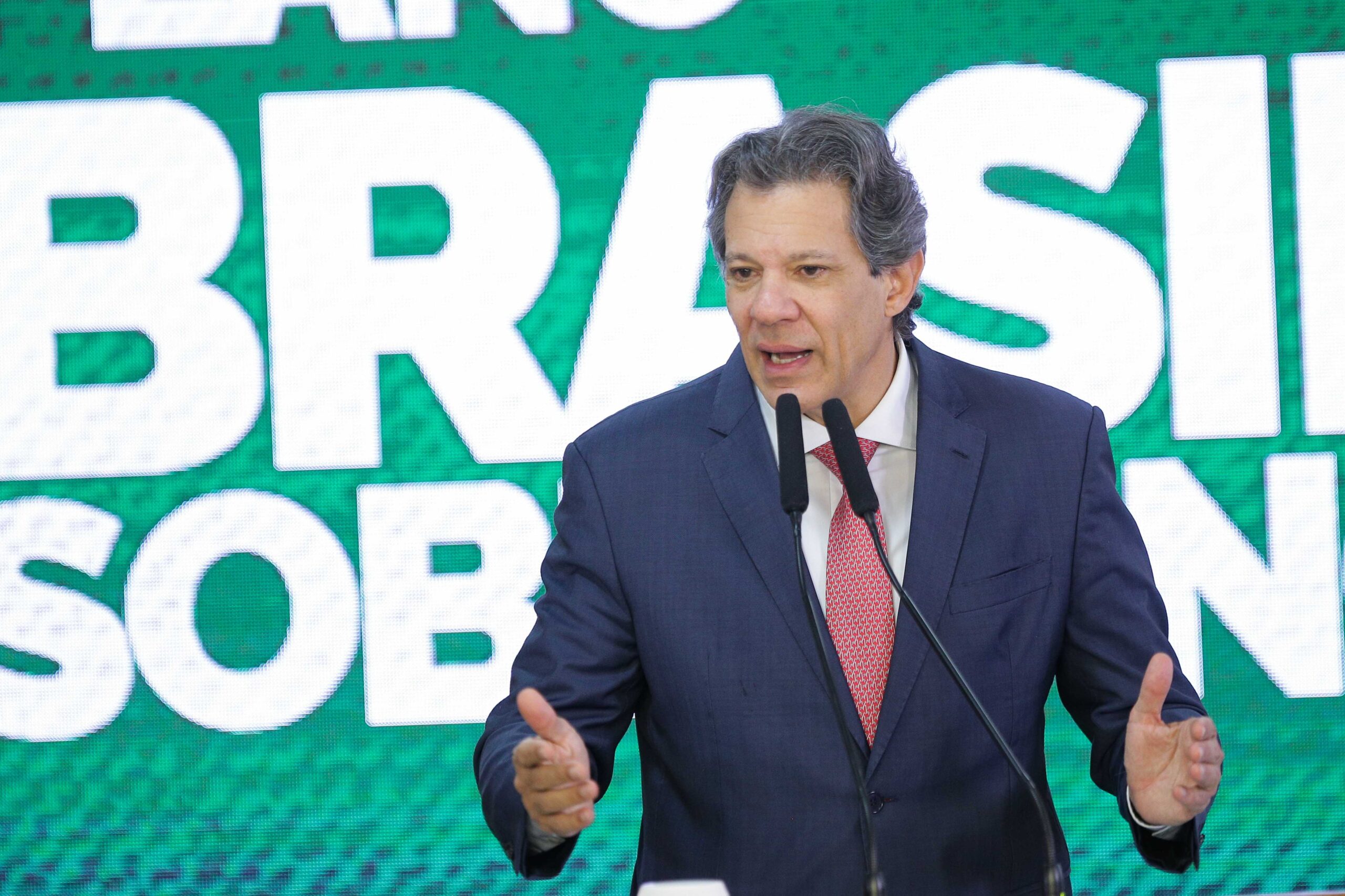 Haddad pede que Congresso honre compromisso de compensar isenção do IR