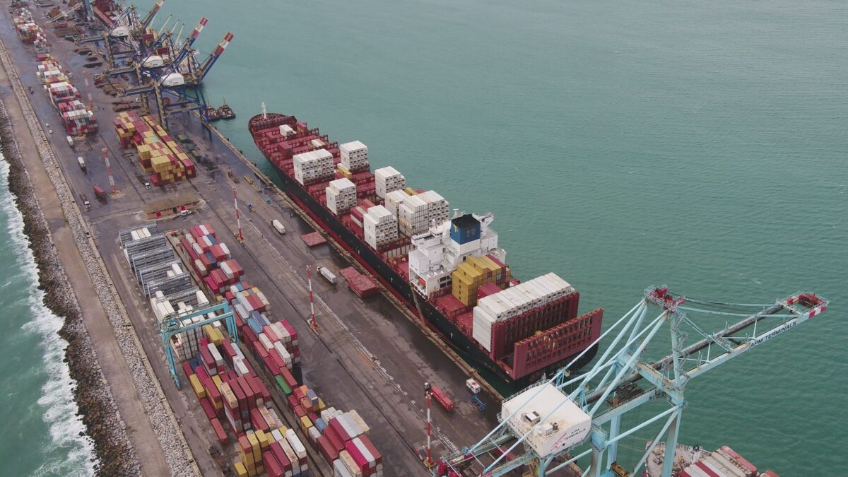 Porto do Pecém bate recorde histórico e impulsiona economia cearense 9 Extensão dos berços de atracação do Porto do Pecém