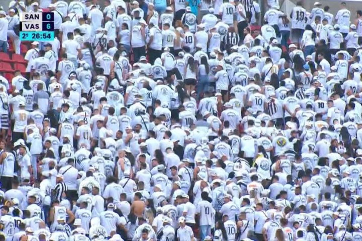 Torcida do Santos em protesto - Metrópoles