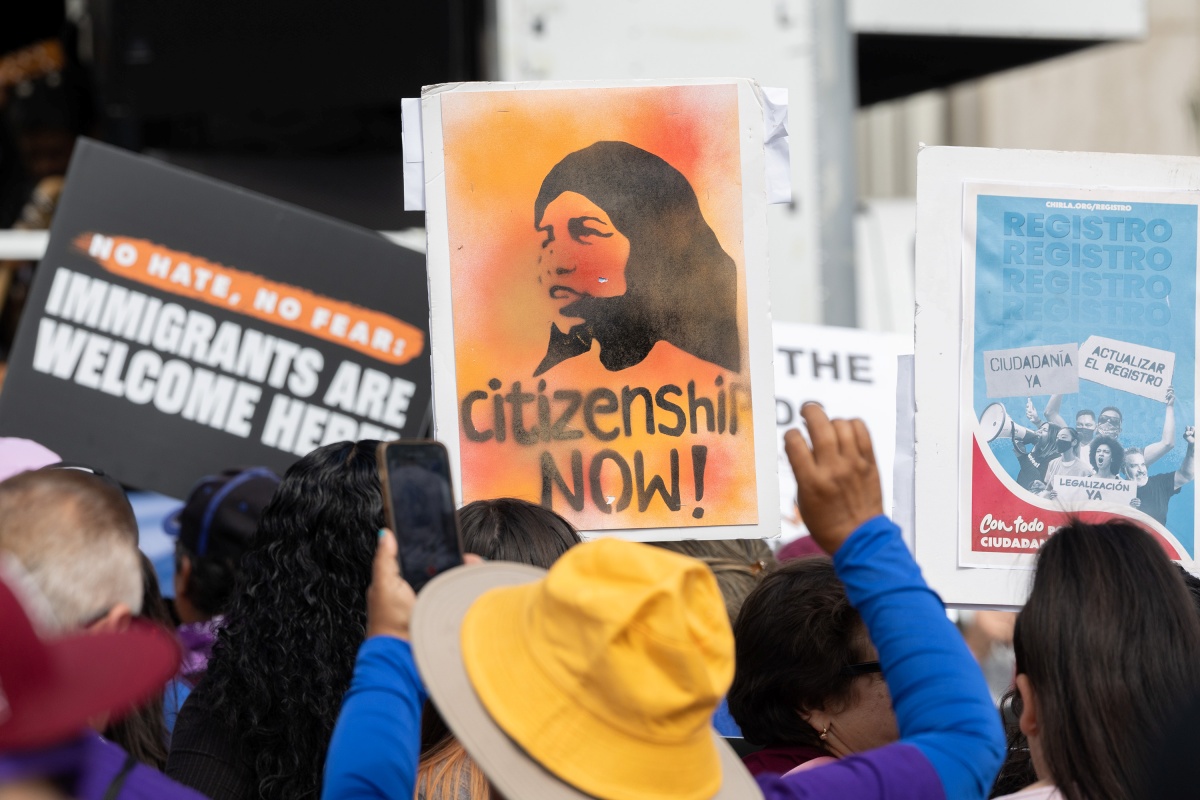 Polícia usou força excessiva contra manifestantes em Los Angeles